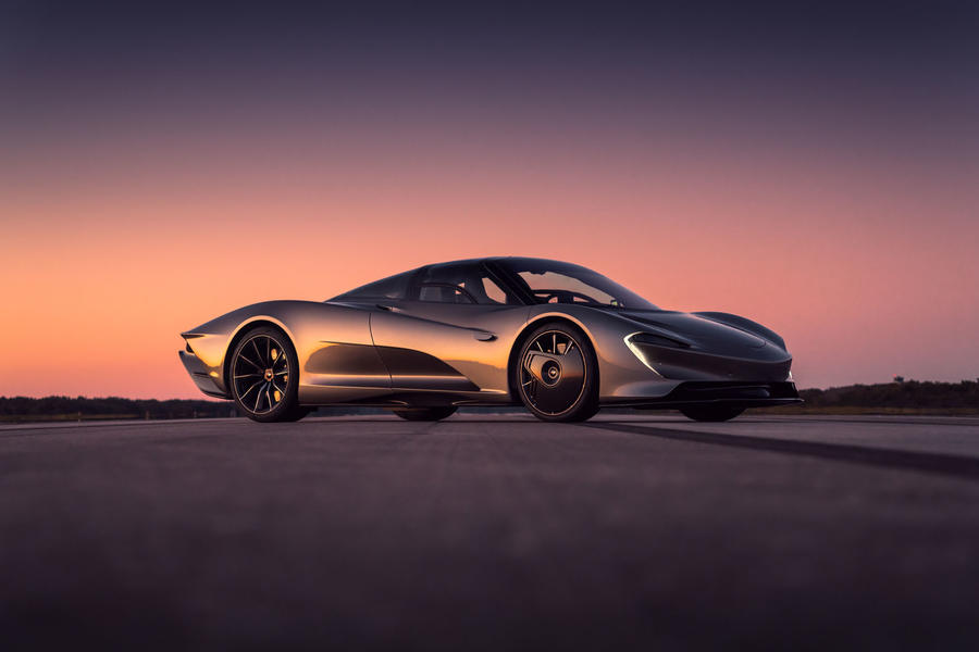 Новый 2020 McLaren Speedtail набирает 250 миль в час в финальных тестах